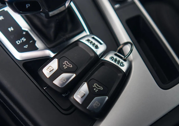 Audi A4 cena 93500 przebieg: 163777, rok produkcji 2020 z Płock małe 436